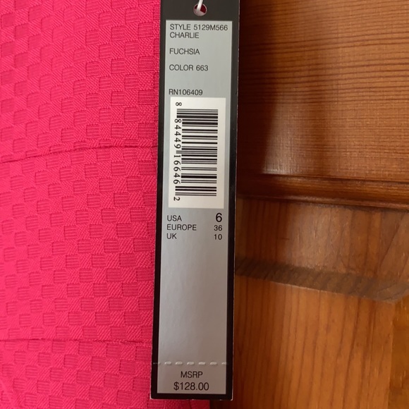 Tahari: Arthur S Levine Dress - Picture 3 of 4